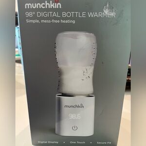 Munchkin NIB‎ baby white electric bottle warmer BRAND NEW